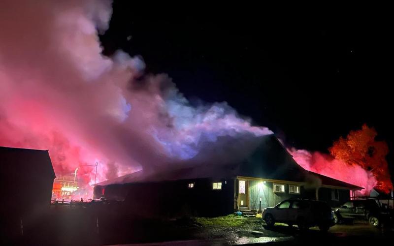 Silverton Square fire the night of October 5th, 2022 Photo by DeAnne Gallegos