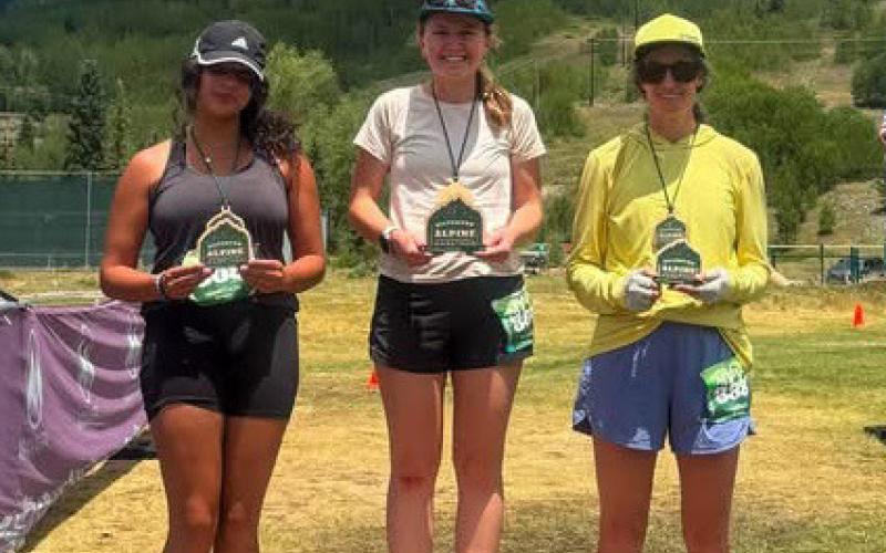 Silverton Alpine Marathon women Jade, Galicia Monforte, Jennifer Arnold photo by Aravapai