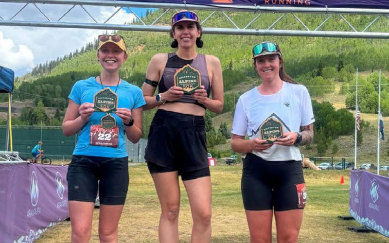 Silverton Alpine's winners 50K women Jade Swordy, Rachel Lawrence, Hannah Grall photo by Aravapai