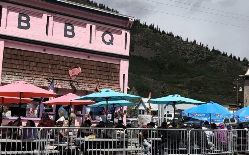Example of a dining “bumpout”. Photo credit DeAnne Gallegos
