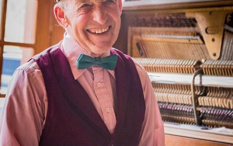 Dale Elliott brings a large repertoire of ragtime, “honky tonk, and “Tin Pan Alley” songs to the Lacey Rose Photo by AAA Magazine