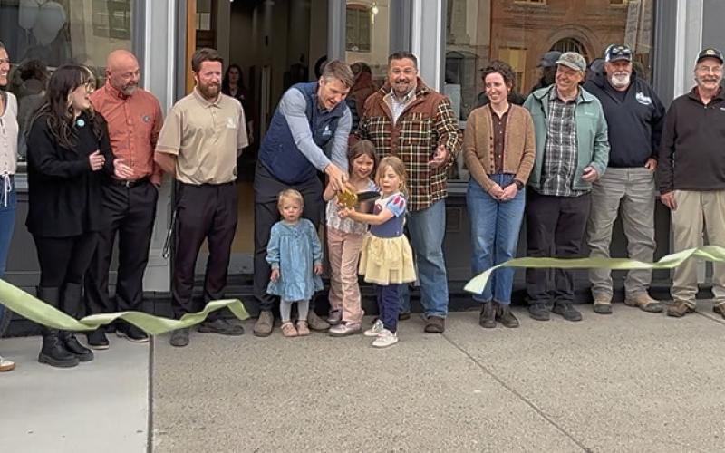 The ribbon cutting ceremony in front of the new Silverton branch of CSB photo by DeAnne Gallegos