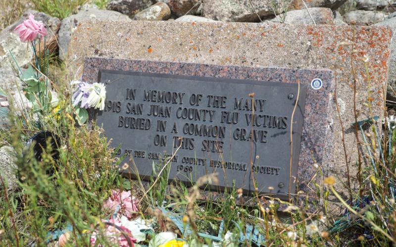 Memorial marker for the 1918 flu epidemic. Photo by Ziyi Xu, Rocky Mountain PBS