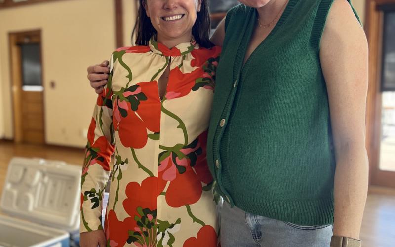 Silverton Winter Farmer Market’s Louise Contino and Sophie Boslough. Photo credit DeAnne Gallegos