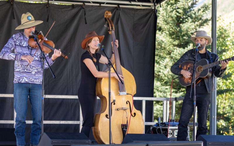 Six Dollar String Band. Photo by Cracked Compass