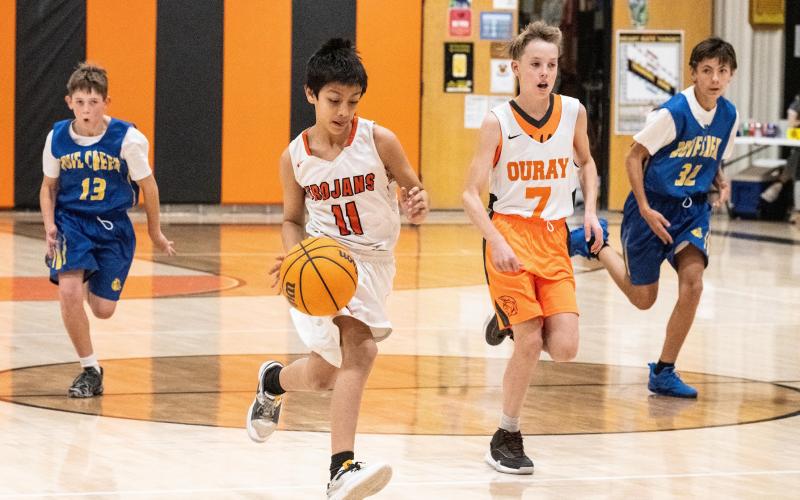 The Silverton-Ouray MS basketball team. Photo by David Emory