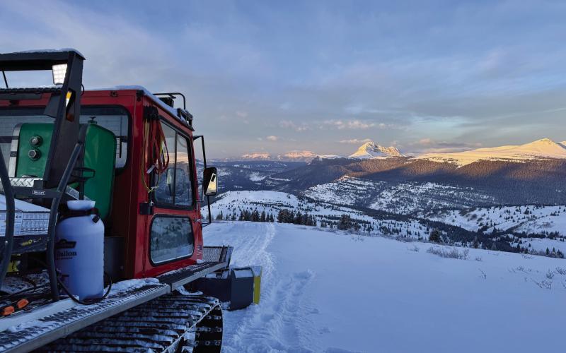 Endless San Juan views were had for the Double A Gelande crew and Cheetah the Snowcat. Photo credit David Breed