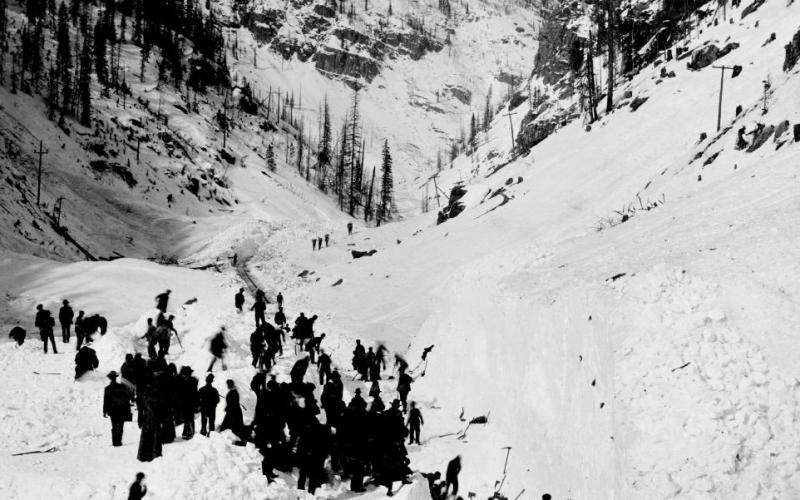 1906- Large work party clearing tracks of the D&amp;SNGRR at the Snowshed Slide between Silverton and Elk Park Photo by SJCHS
