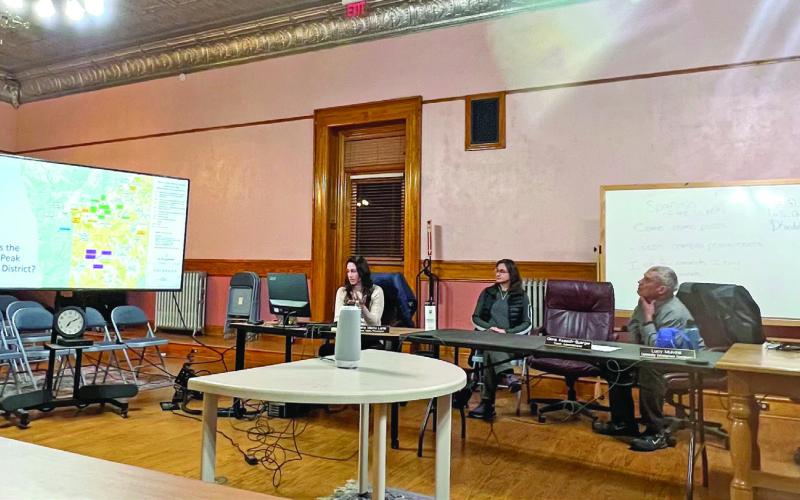 EPA presenting “Superfund 101” community session. Photo credit DeAnne Gallegos