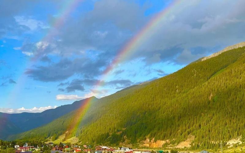 Ever wonder where the rainbow ends? Photo credit Silverton Area Chamber of Commerce. nds?