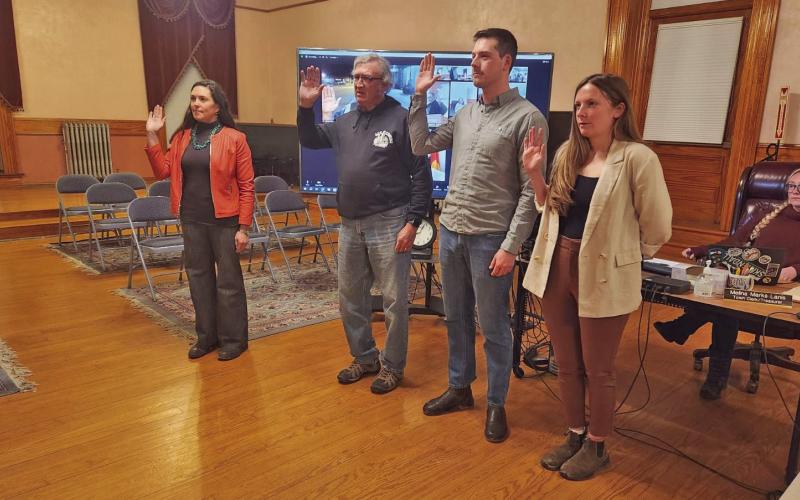 Newly elected officials swearing in. (L to R) Mayor Dayna Kranker, Trustee Ron Wakefield, Trustee Carl Schnitker, Trustee Amie Gardiner, sitting TOS Clerk/Treasurer Melina Marks-Lanis Photo credit Town of Silverton