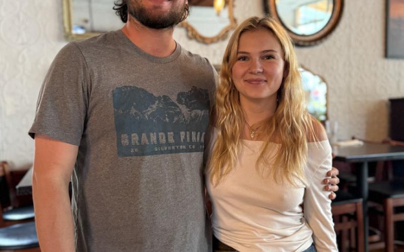El Bandito owner Mario Letyaf and Feile Brown performed live music on the patio this past Saturday. Photo by DeAnne Gallegos