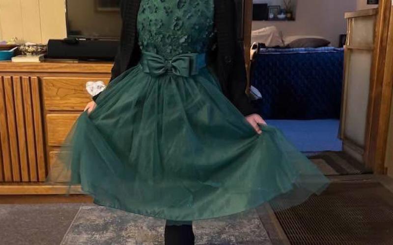 photo by Linda Davis Happy Birthday to Linda Davis’s Granddaughter Thyra who just turned 8.