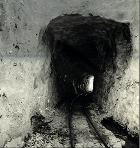 Railroad tunnel through avalanche debris, probably in 1906. Photo: San Juan Historical Society
