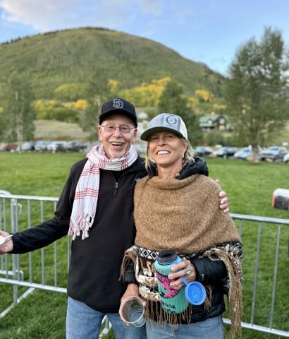 Pete McKay and Melissa Childs catch up at the Silverton Summer Sounds concert on Friday photo by DeAnne Gallegos