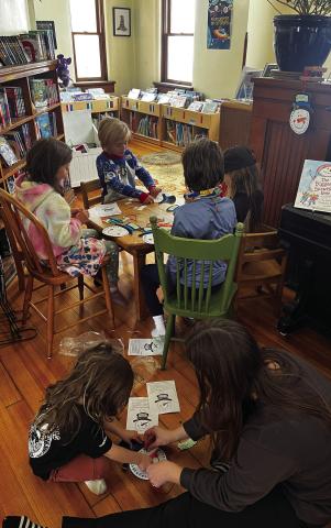 Crafts at the Library, Maxine and Bradford Brosch, Valerie Anderson, Talon and Griffin Pinto. Photo by Misti Anderson