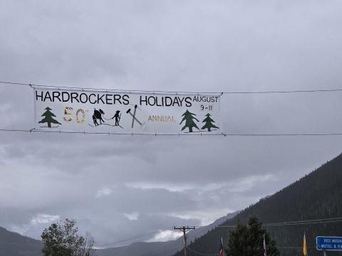 Hardrockers Holiday Banner made by Karen Sites. Photo credit Judy Kuhlman