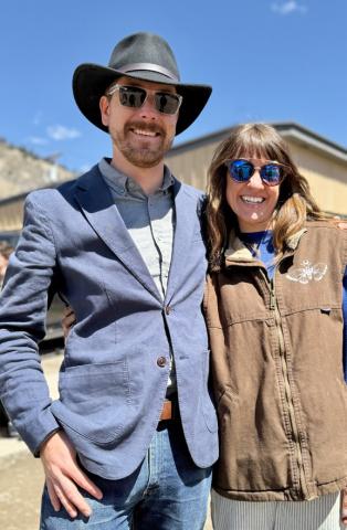 photo by DeAnne Gallegos Locals Carl Schnitker and Holly Huebner have beens friends since their Ft Lewis Collage days