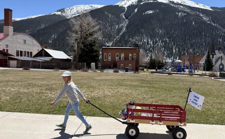 Photo by Sterling Blankenship Willow Blankenship off to sell rocks for the first day of train
