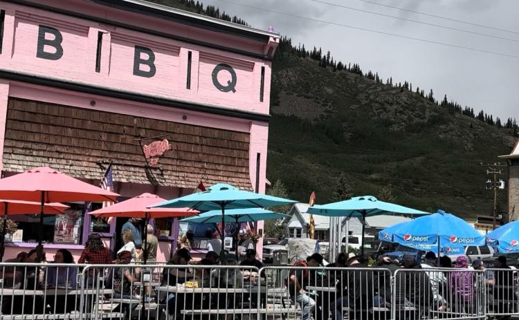 Example of a dining “bumpout”. Photo credit DeAnne Gallegos