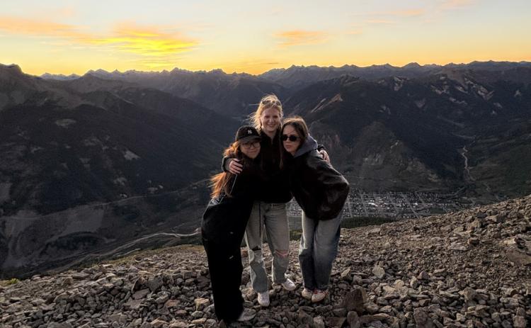 'Kendall' up on Kendall with international friends! Photo by Melanie Bergloc