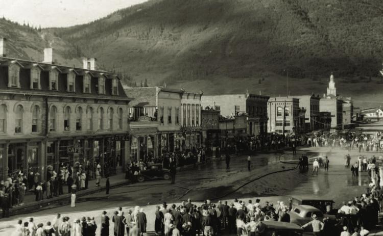Photo courtesy of San Juan County Historical Society A water fight on Greene Street during the Fourth of July celebration in 1935. This photo was taken from the roof of the Circle Route Garage at 12th and Greene.