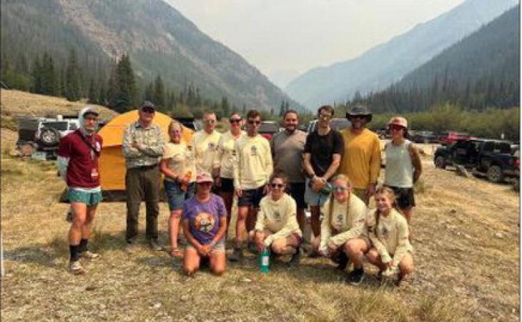 Silverton Hardrocker Dr. Yvonne Naughton’s Burrow’s aide station crew photo by Billy Atkins