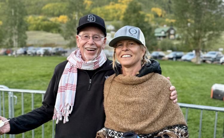 Pete McKay and Melissa Childs catch up at the Silverton Summer Sounds concert on Friday photo by DeAnne Gallegos