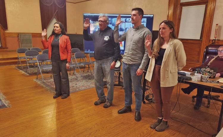 Newly elected officials swearing in. (L to R) Mayor Dayna Kranker, Trustee Ron Wakefield, Trustee Carl Schnitker, Trustee Amie Gardiner, sitting TOS Clerk/Treasurer Melina Marks-Lanis Photo credit Town of Silverton