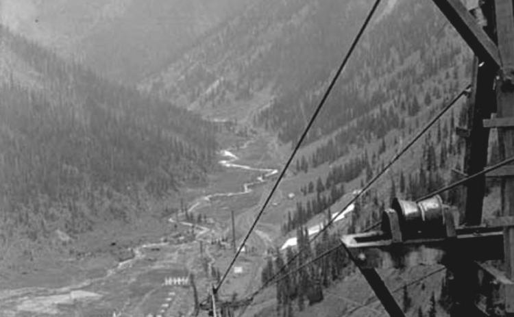 GOLD KING TRAM, 1906 Photo courtesy San Juan County Historical Society The Gold King Mill Tramway and ore buckets near Gladstone around 1906. Buildings in Gladstone include multi-story boarding houses and Mogul Mill buildings. The Silverton, Gladstone &amp; Northerly railroad tracks can be seen near dirt roads and Cement Creek.