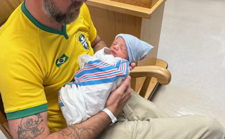 Congratulations to Alex Lanis &amp; Adela Pizarro for the birth of their son Tomas Gabriel Lanis Pizarro on July 5th at 2:07 am photo by Alex Lanis