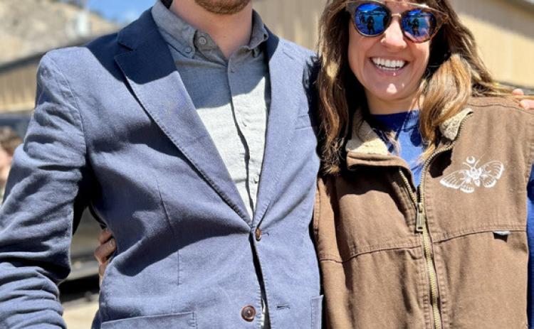 photo by DeAnne Gallegos Locals Carl Schnitker and Holly Huebner have beens friends since their Ft Lewis Collage days